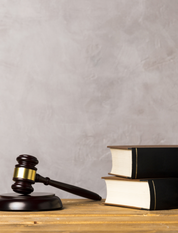 Onde ficam as NRs e o Código de Ética Médica dentro da hierarquia das leis? 